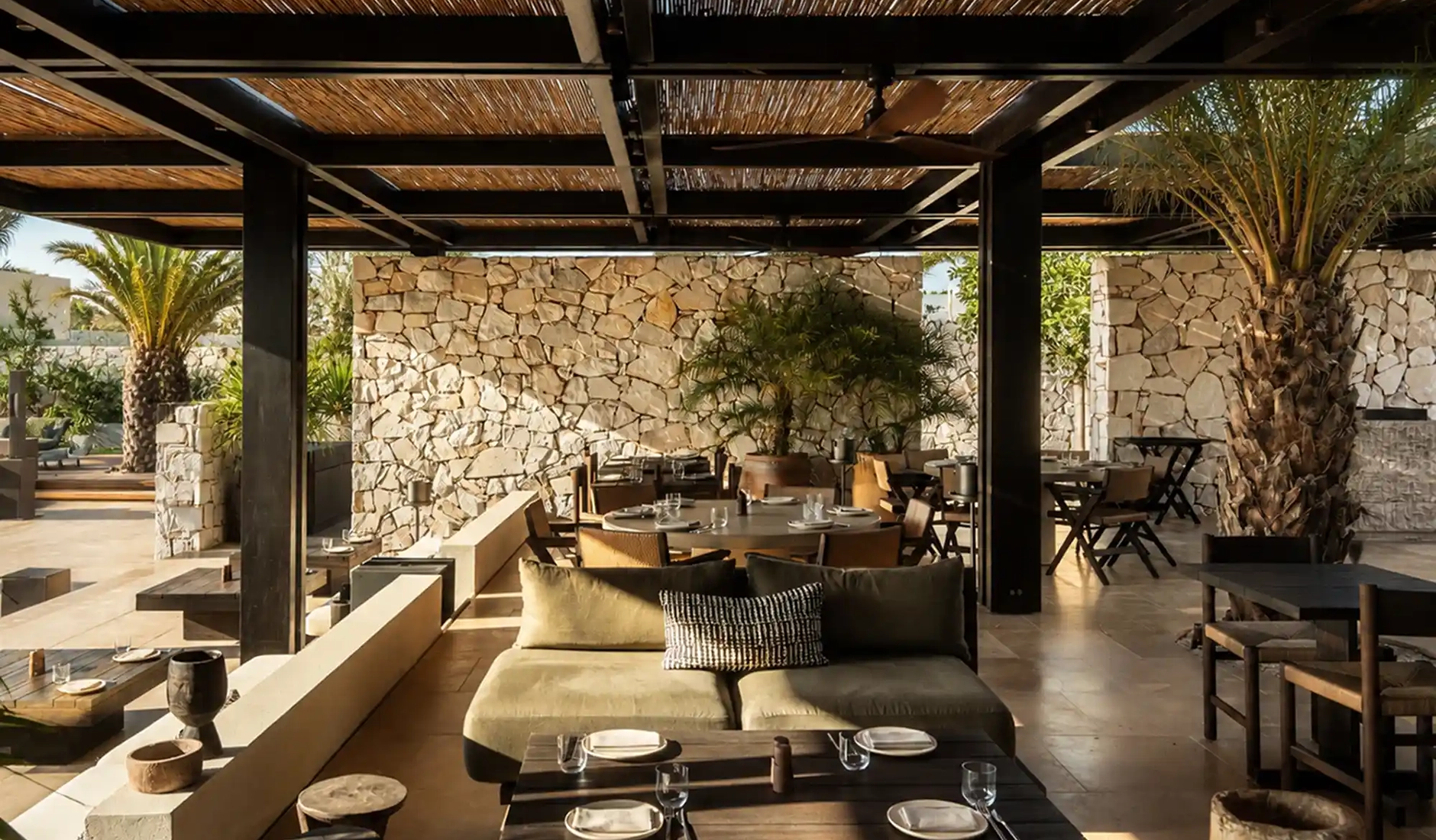 Lenea restaurant at Luura Cliff, serving Mediterranean cuisine on Paros